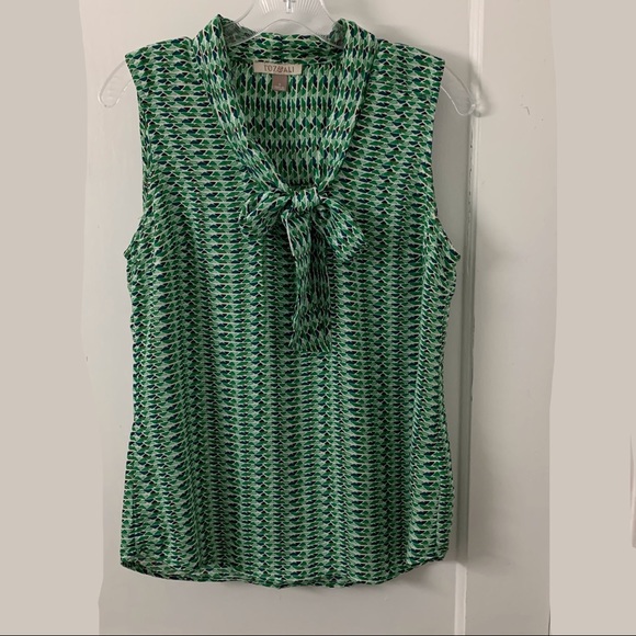 Roz & Ali vibrant green geometric pattern sleeveless blouse with neck bow tie - Picture 2 of 12